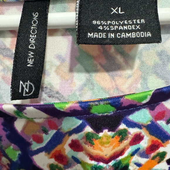Euc sz xl Colorful Patterned Women's Top tab sleeves - Picture 5 of 5